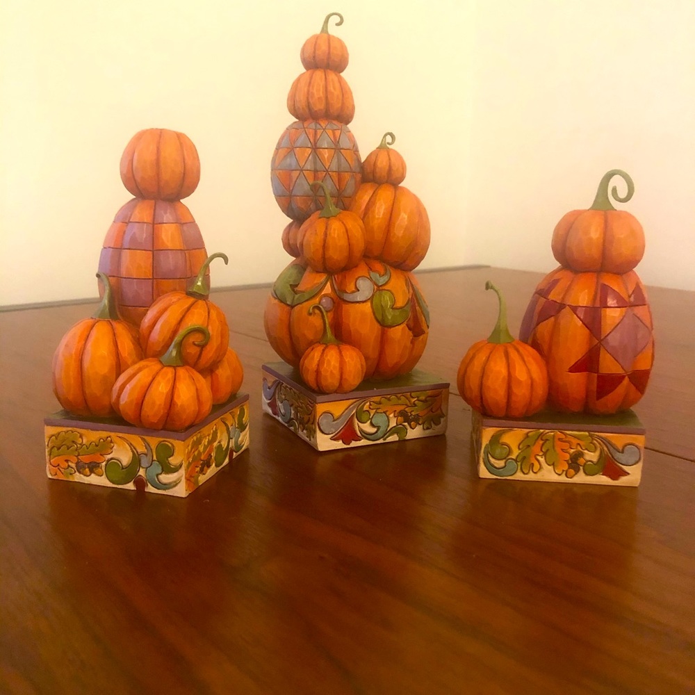 Vintage Set of Jim Shore pumpkin pies collectibles